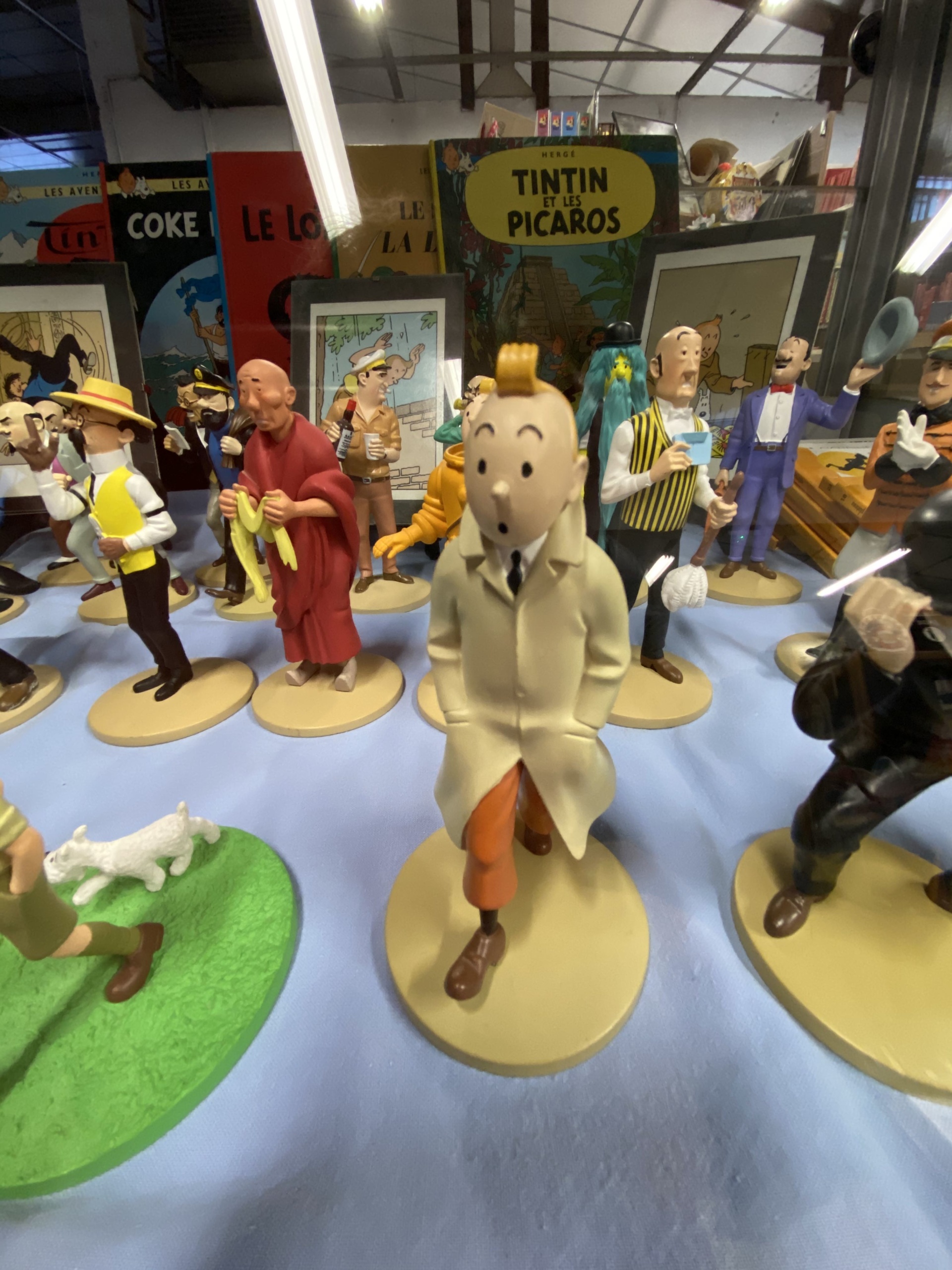 Lot de figurines et BD Tintin