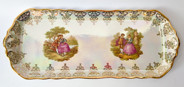 Plat en porcelaine