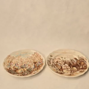 Lot de deux assiettes Sarreguemines Scènes Villageoises n°8 La Récolte et n°10 Le Marché