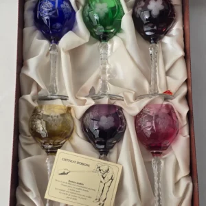 Coffret de 6 verres Römer doublés en cristal soufflé bouche et taillé main avec certificat d’origine.