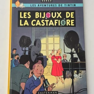 Couverture Tintin Les Bijoux de la Castafiore Hergé Casterman 1982 Bianca Castafiore studio TV