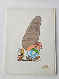 Quatrième de couverture de l’album Astérix Le Domaine des Dieux, édition Dargaud 1982, avec menhir listant les titres déjà parus.