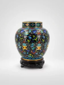 vase cloisonné chinois multicolore sur socle en bois sculpté Légende