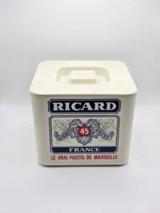 bac à glaçons Ricard blanc avec couvercle et poignée, modèle publicitaire vintage