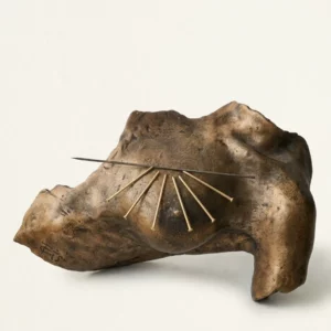 Sculpture Takis “Magnetic Evidence 1983”, édition Artcurial 1991, vue de face sur fond studio neutre.