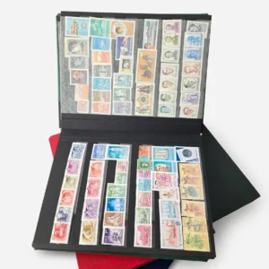 lot de 5 albums de timbres anciens de collection ouverts philatelie monde