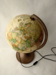 Globe lumineux Nova Rico 30 cm avec cartographie antique en français sur base plastique imitation bois