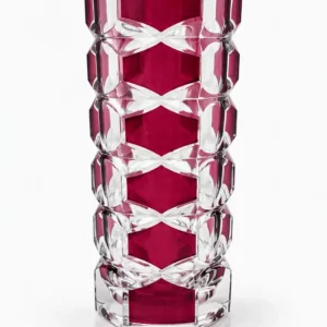 Vase vintage français en verre épais transparent et rouge rubis de 17 cm à décor géométrique.