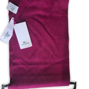 Écharpe Lacoste bordeaux Viandole neuve avec étiquettes en 95 % laine et 5 % cachemire.